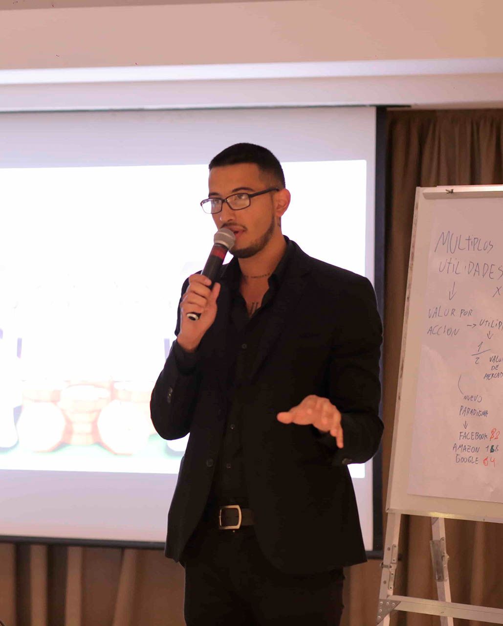 agustin_oyola_consultor_estrategico_digital